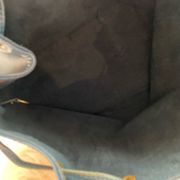 Authentic Louis Vuitton Epi Noe Bucket Bag - Picture 7 of 16